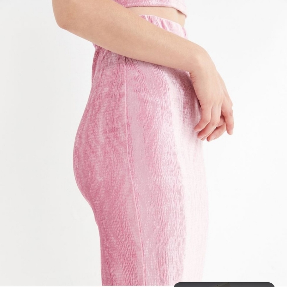UO Kimmy Velvet High-Rise Pink Midi Skirt size XS - Picture 11 of 13